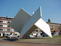 construction of Marconi Waltz - homage to Oud and van Doesburg - Marconiplein Rotterdam - concrete sculpture/construction - sculptures by Lucien den Arend - his Finnish and Dutch sculpture
